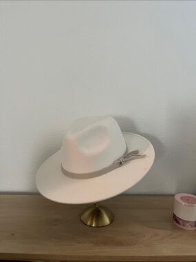 Forever 21 Cream Wide-Brim Fedora with Slim Accent Band